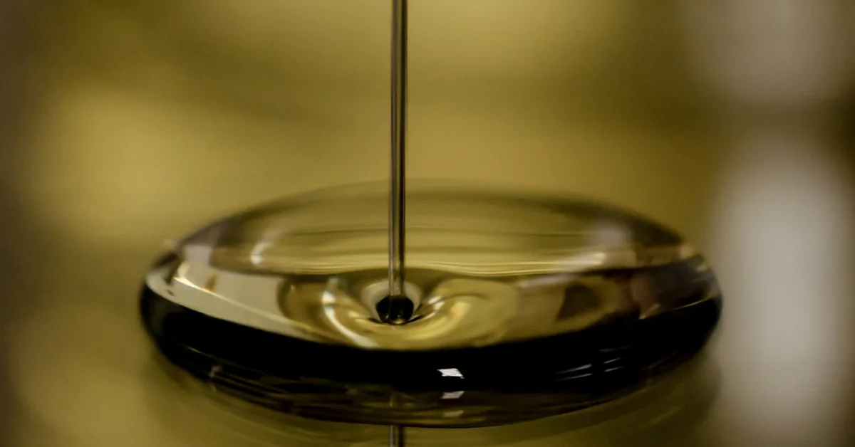 Mixing Engine Oils: What's Safe, What's Not, and What Actually Matters